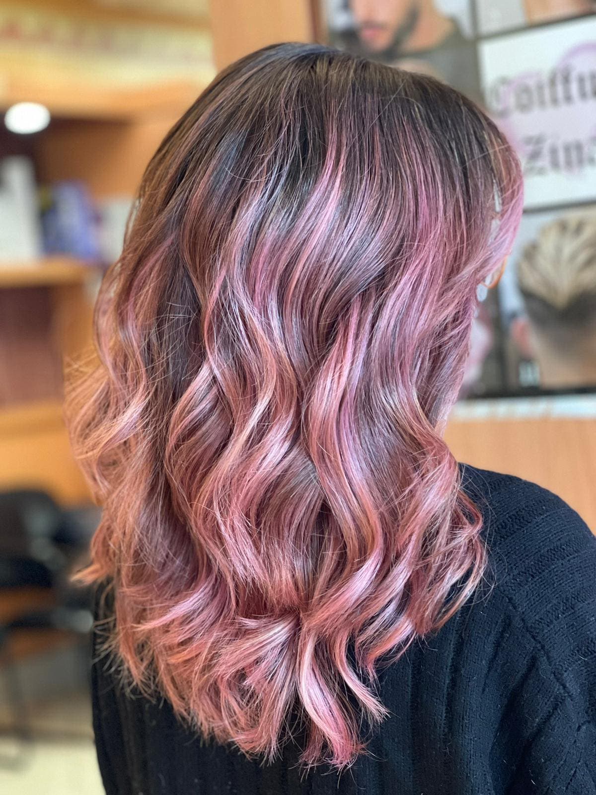 Coiffure femme rouge intense